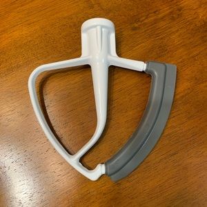 Flex edge beater for stand mixer